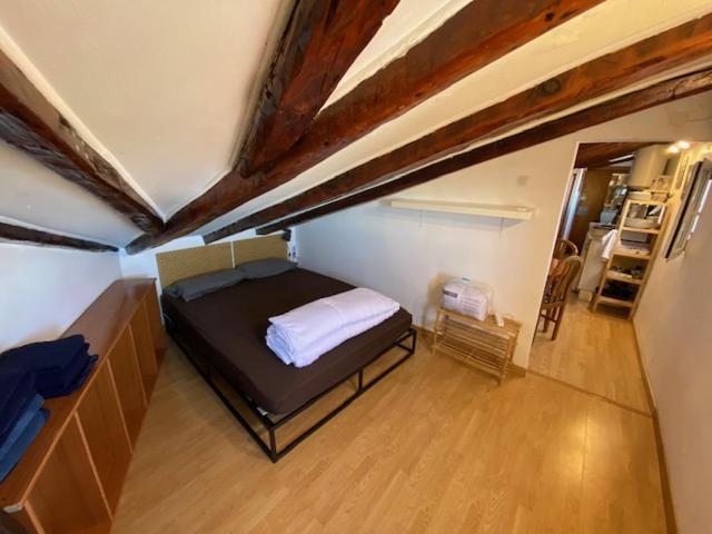 Calle Embajadores - Apart 4 Pax Pza Cascorro Madrid Exterior photo